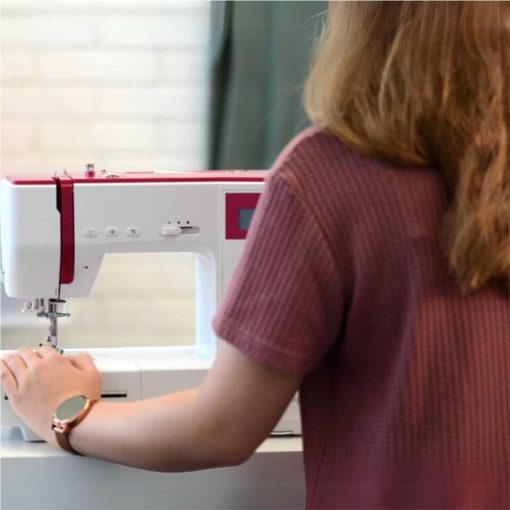 Bernette Sew&GO8 Machine à coudre ordinateur avec 197 programmes de couture, bras libre, écran multifonction, couture, patchwork, matelassage, White - Image 8