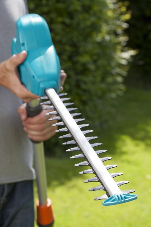 Taille-haies sur perche THS 500/48 sans batterie de Gardena : taille-haies 500 W, 3,5 m de portée, tête inclinable et manche télescopique, lame de 48 cm, butée de protection (8883-20) - Image 3