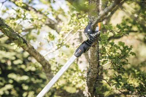 Fiskars Coupe-Branches Multifonctions Télescopique, pour Bois vert et Rameaux, Revêtement antiadhésif, Lame en acier/manche en aluminium, longueur 2,4 - 4 m, noir/orange, UPX86, 1023624 - Image 10