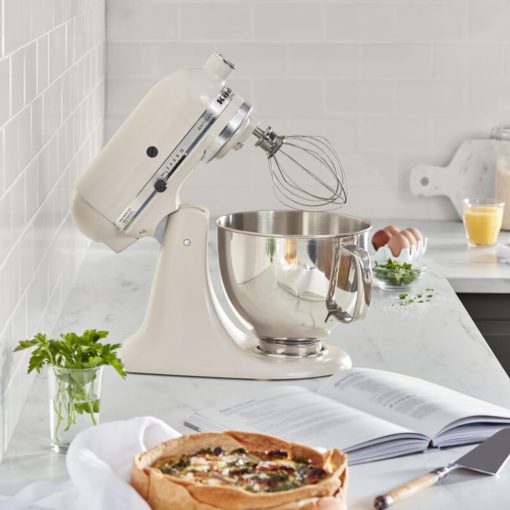 KitchenAid Robot Patissier I Artisan I Robot cuisine multifonctions à tête inclinable I Avec 4 accessoires I Bol de 4,8L | Crème - Image 22