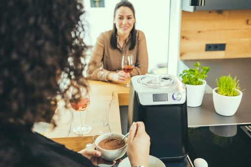SEVERIN 2-in-1 Ice Cream Maker Compact 135 W, Electric Ice Cream Maker and Yogurt Maker with 1.2 L Capacity, Ice Maker with Recipe Book, Black, EZ 7407 - Image 10